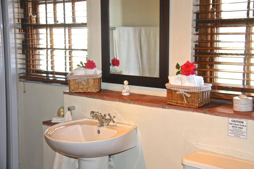 Calais Wine Estate Guest House พาร์ล ภายนอก รูปภาพ