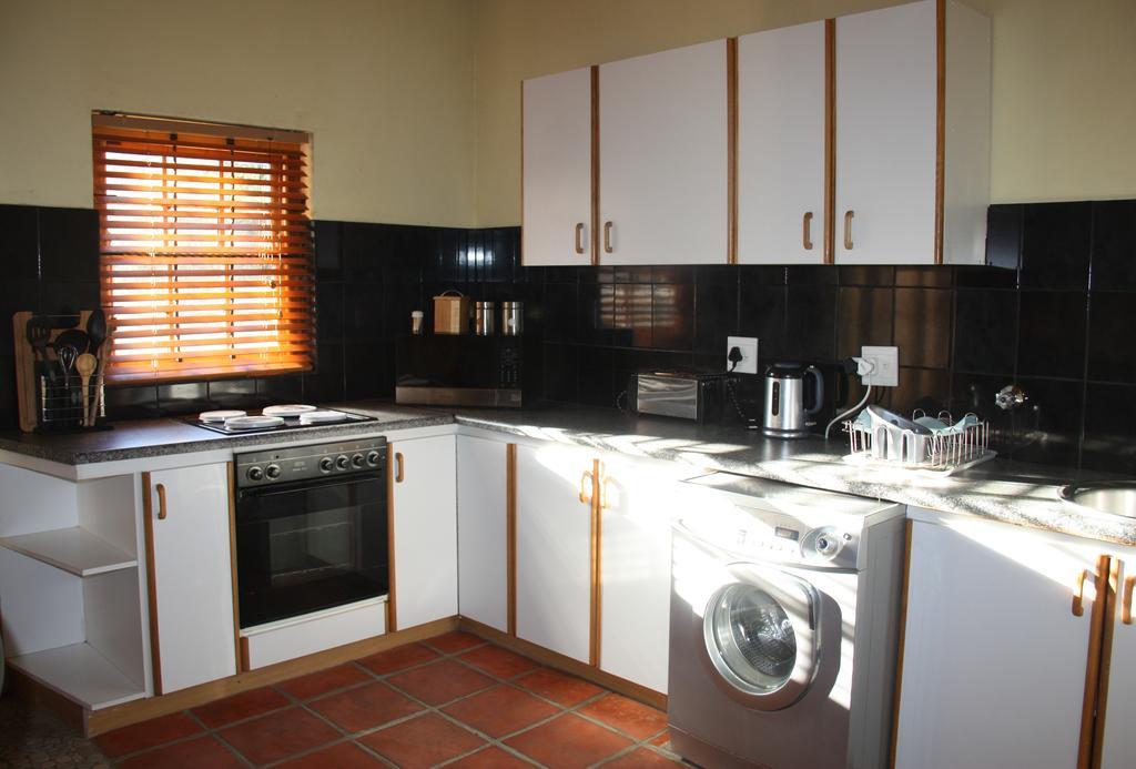 Calais Wine Estate Guest House พาร์ล ภายนอก รูปภาพ