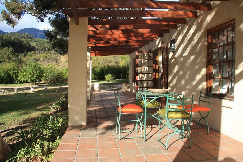 Calais Wine Estate Guest House พาร์ล ภายนอก รูปภาพ