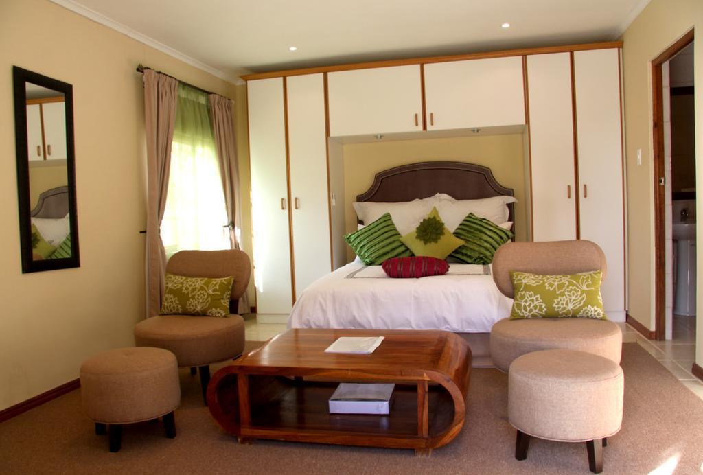 Calais Wine Estate Guest House พาร์ล ภายนอก รูปภาพ
