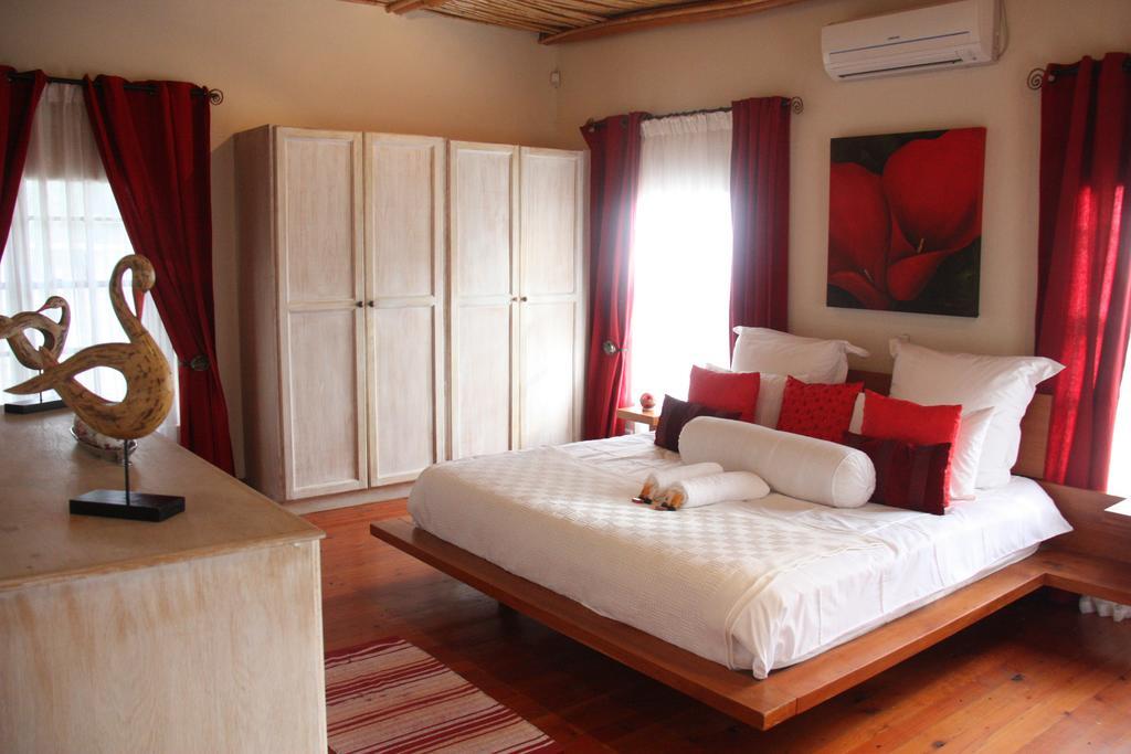 Calais Wine Estate Guest House พาร์ล ภายนอก รูปภาพ