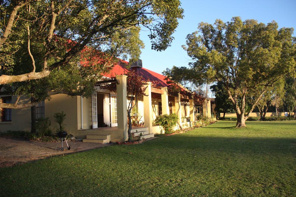 Calais Wine Estate Guest House พาร์ล ภายนอก รูปภาพ