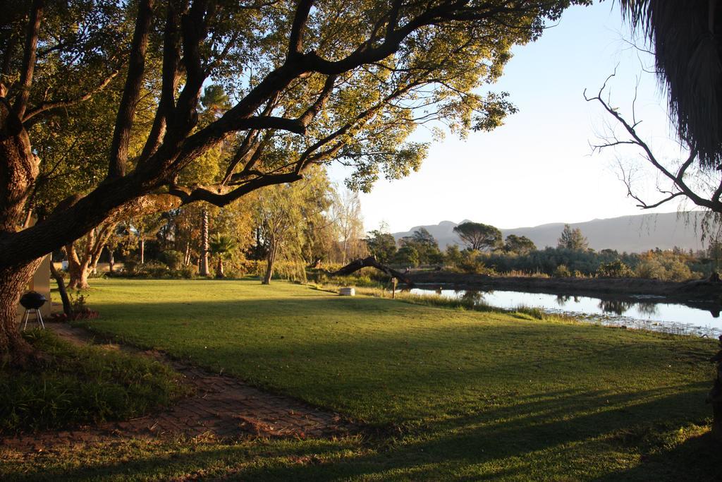 Calais Wine Estate Guest House พาร์ล ภายนอก รูปภาพ