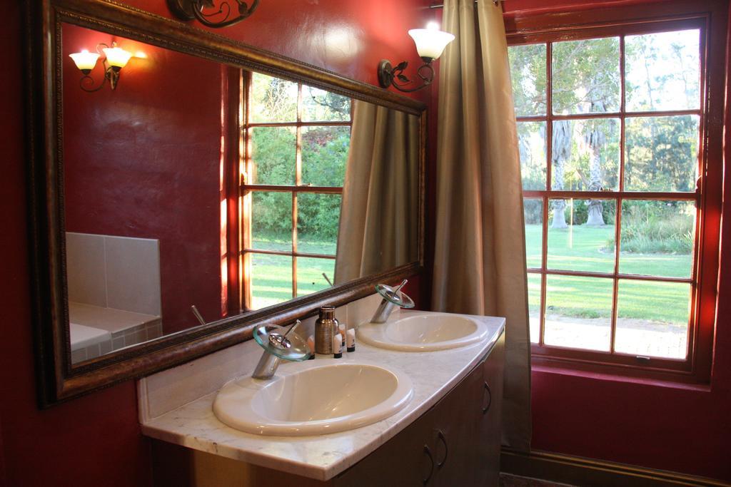 Calais Wine Estate Guest House พาร์ล ภายนอก รูปภาพ