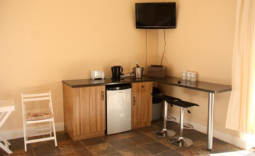 Calais Wine Estate Guest House พาร์ล ภายนอก รูปภาพ