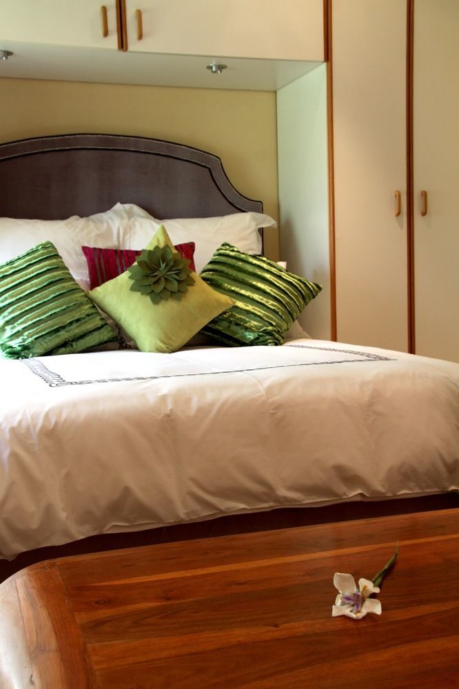 Calais Wine Estate Guest House พาร์ล ภายนอก รูปภาพ